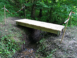 Holzbrücke statt Verrohrung